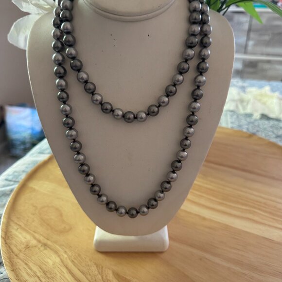 ELEGANT STATEMENT CROSS NECKLACE - Picture 3 of 7